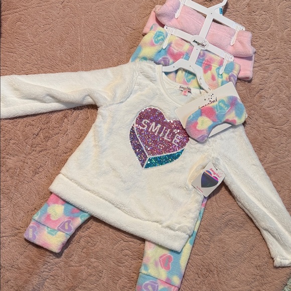 bmagical Other - Kids Pajama Set with Heart Design - White and Multicolor size 5/6
